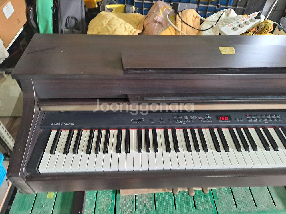 야마하 Clavinova 디지털 피아노 CLP-330--1