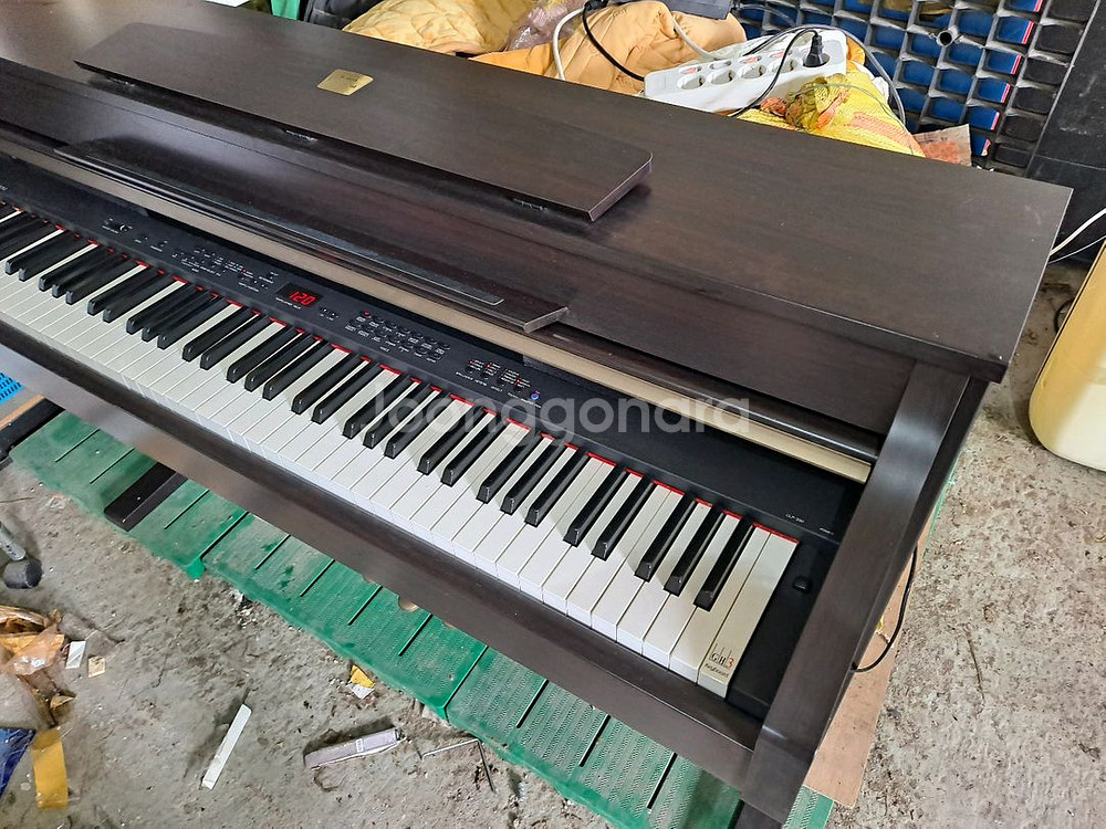 야마하 Clavinova 디지털 피아노 CLP-330--2