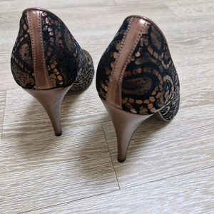 브라질산 구두 크록스