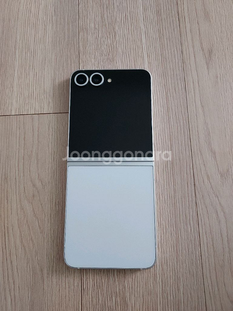 갤럭시 Z플립6 256 자급제 화이트 !!--1