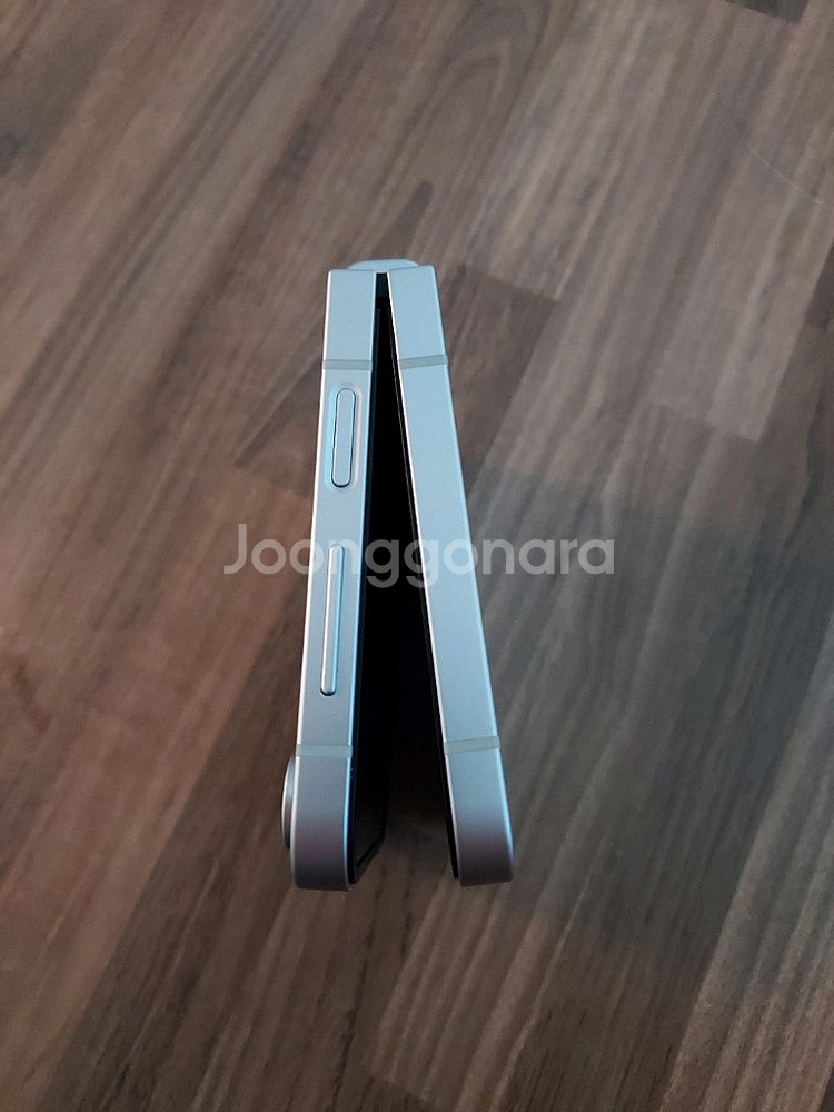 갤럭시 Z플립6 256 자급제 화이트 !!--8