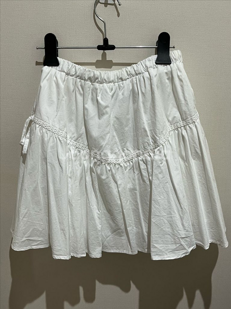 살롱드욘 리본 셔링 미니스커트 화이트--3