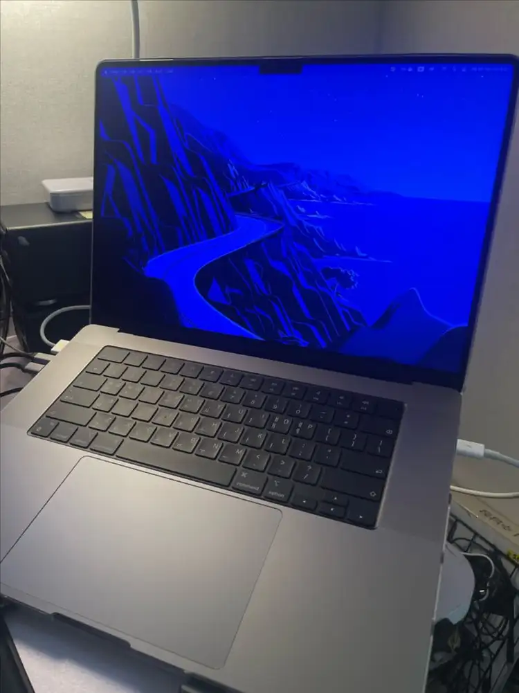 m1 pro 맥북 프로 16인치 이미지