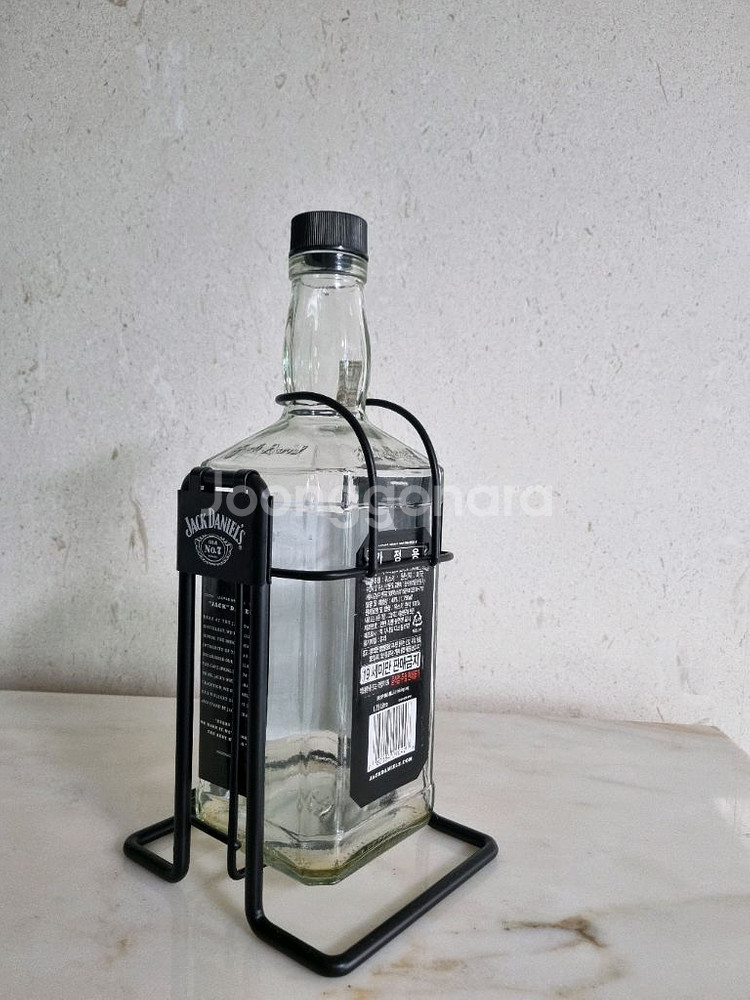 잭다니엘 1.75L 공병과 거치대 세트--2