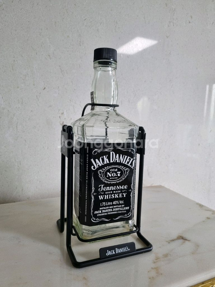 잭다니엘 1.75L 공병과 거치대 세트--0