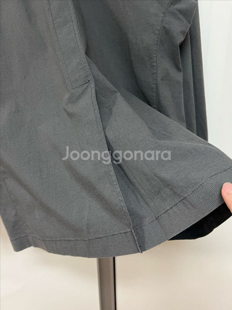 한섬 시스템 바스락 골드장식 벌룬 퍼프 셔츠 블라우스--5