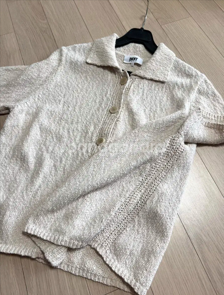 23 한섬 DKNY 린넨코튼 부클 카라 반팔 니트가디건--3