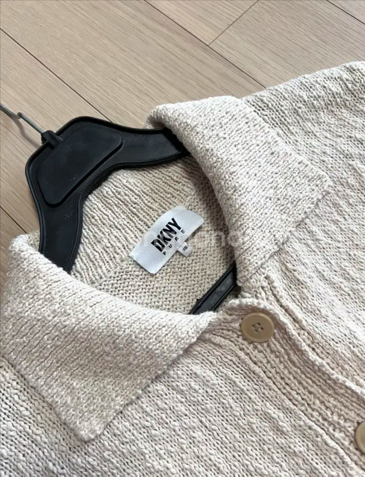 23 한섬 DKNY 린넨코튼 부클 카라 반팔 니트가디건--6