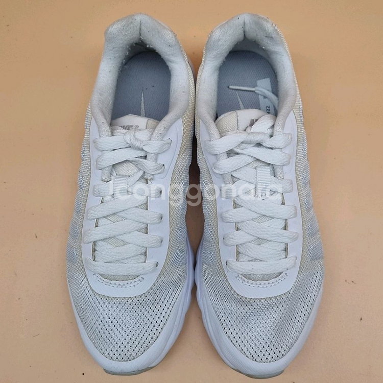 나이키 에어맥스 인비고 운동화 225--1