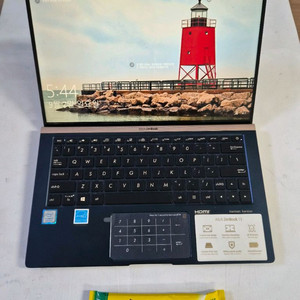 ASUS ZenBook 13 (UX333F)i7 16G
