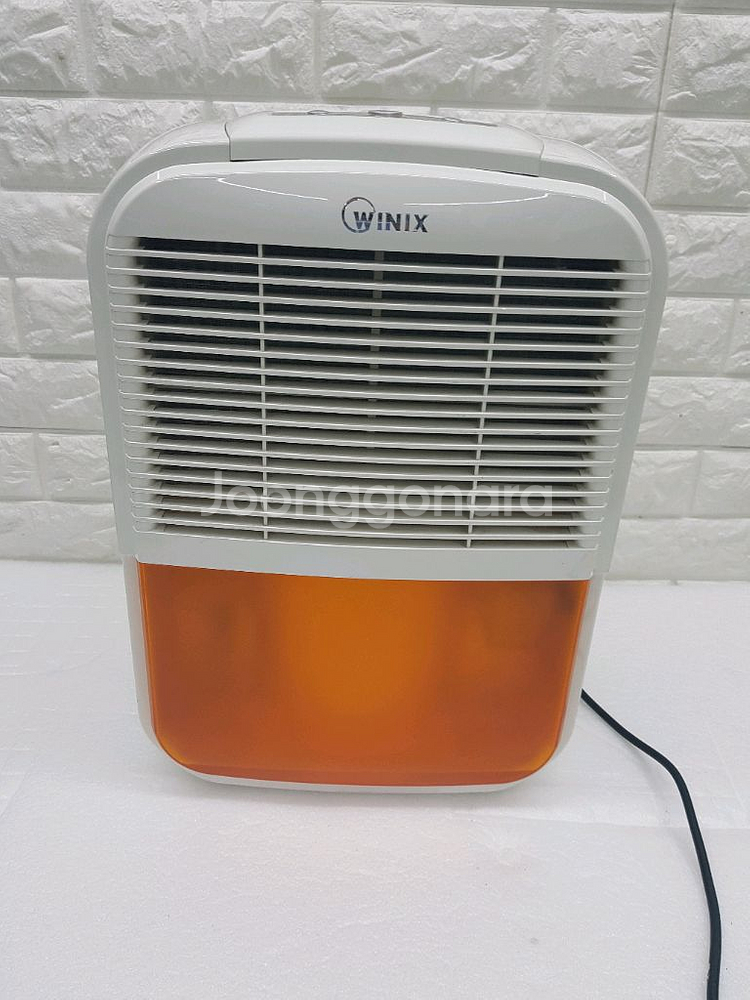 위닉스 제습기 6L 입니다--0