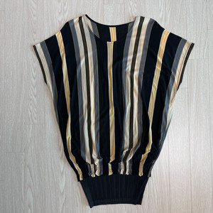 이세이미야케 플리츠플리즈 스트라이프 튜닉 탑