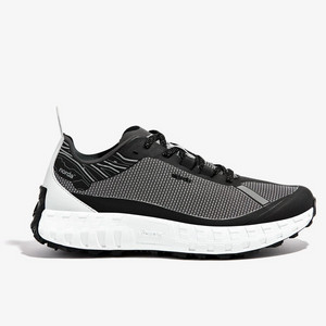 Norda 노다 001 Core Black 남자 275