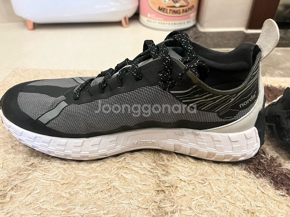 Norda 노다 001 Core Black 남자 275--4