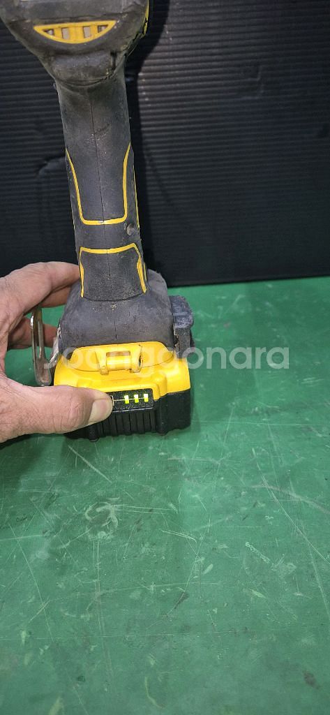 디월트 충전 해머 드릴 DCD796 20V 배터리포함--6