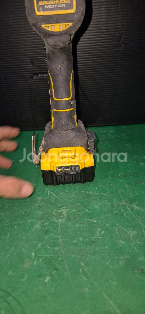 디월트 충전 해머 드릴 DCD796 20V 배터리포함--5