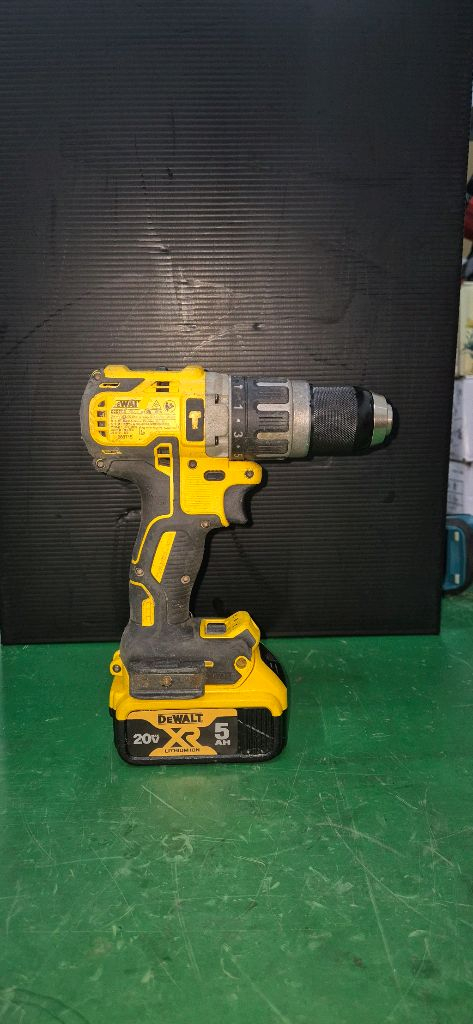 디월트 충전 해머 드릴 DCD796 20V 배터리포함 이미지