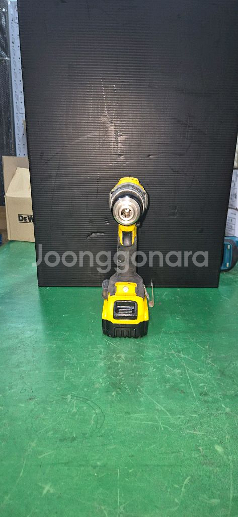 디월트 충전 해머 드릴 DCD796 20V 배터리포함--1