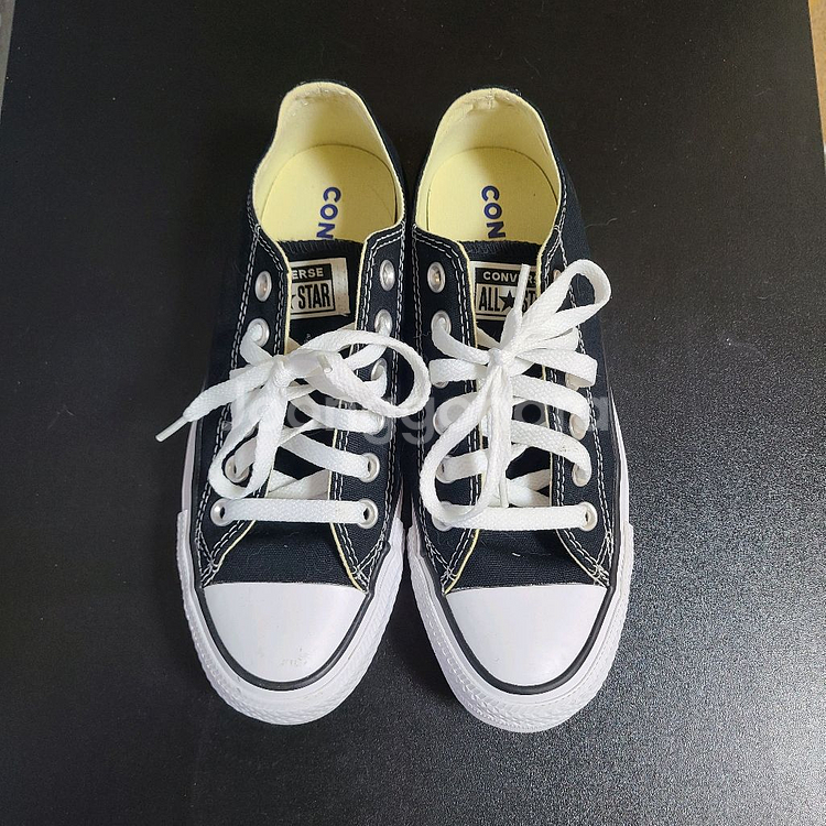 컨버스 척테일러 새상품 235사이즈 스니커즈--0