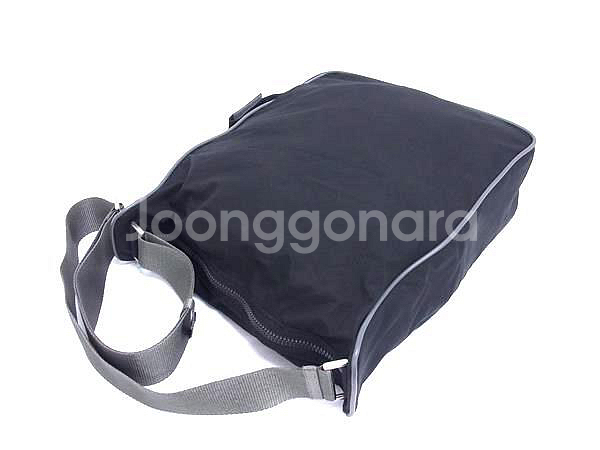 빈티지 프라다 스포츠 크로스백--2