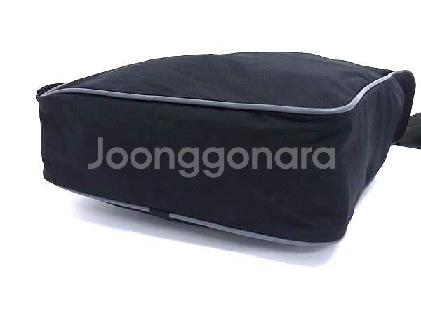 빈티지 프라다 스포츠 크로스백--3