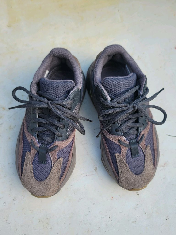 아디다스 웨이브러너 700 사이즈 220 이미지