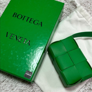 [OS] 정품 보테가베네타 카세트백 미니 그린