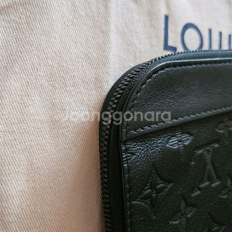 루이비통 도큐먼트 포쉐트 주르 클러치--5