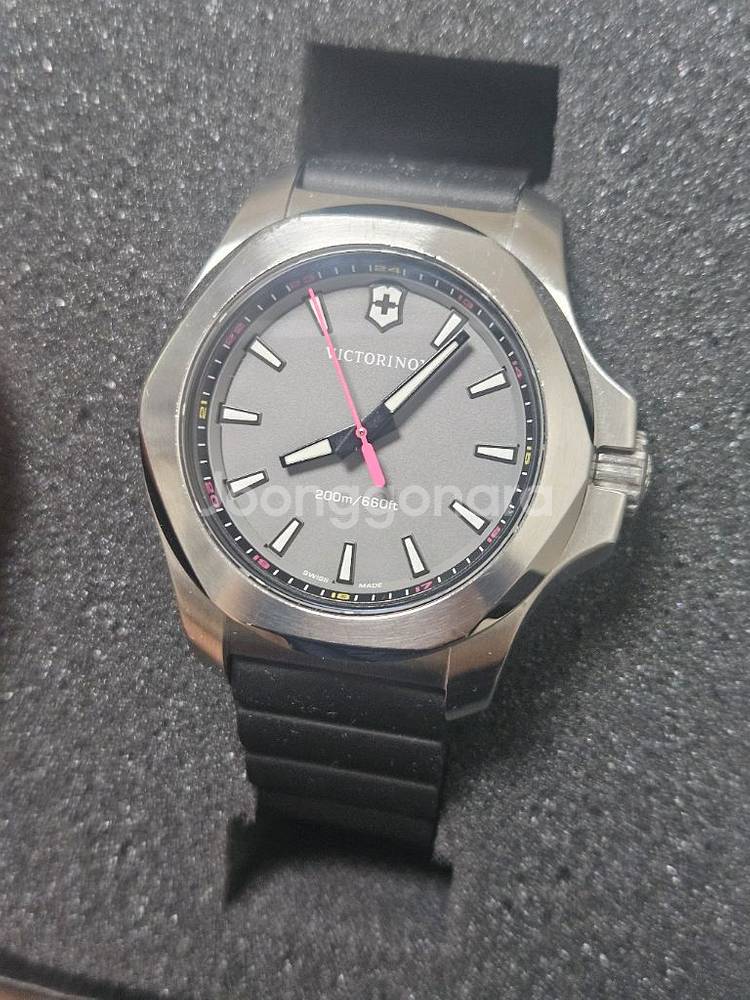 빅토리녹스 이녹스 37mm 그레이판 판매합니다.--1