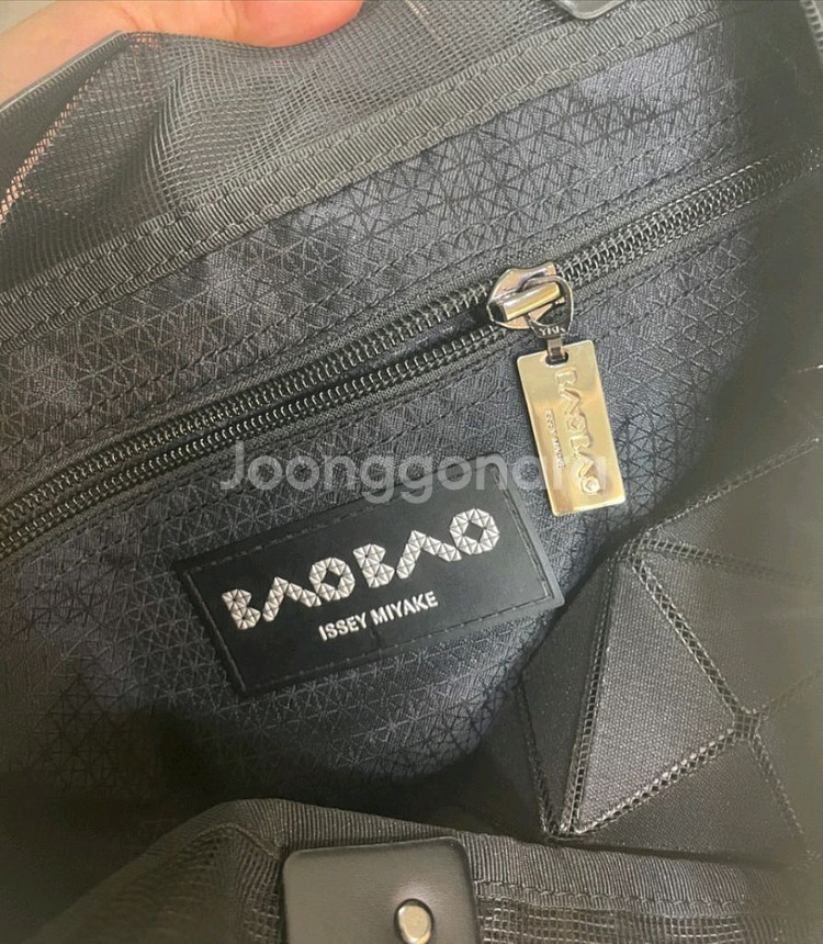 (정품) 바오바오 루센트 토트백 블랙 유광 (백화점as--8