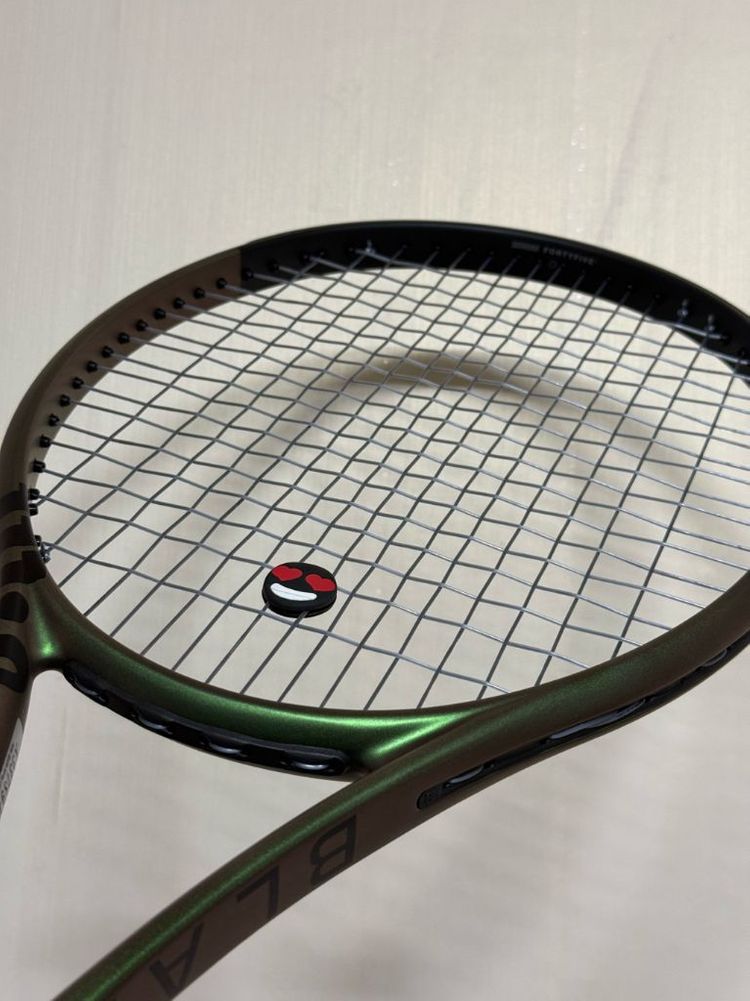 윌슨 블레이저 테니스라켓 V8 미사용 이미지
