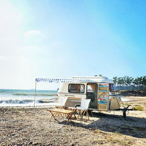 빈티지 카라반 에리바 퍽