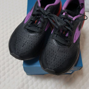 브룩스 러닝화 하이페리온 맥스 여성 220