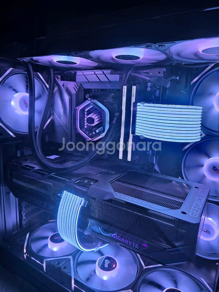 라이젠9 9950X3D RTX5080 게이밍본체 팝니다--2
