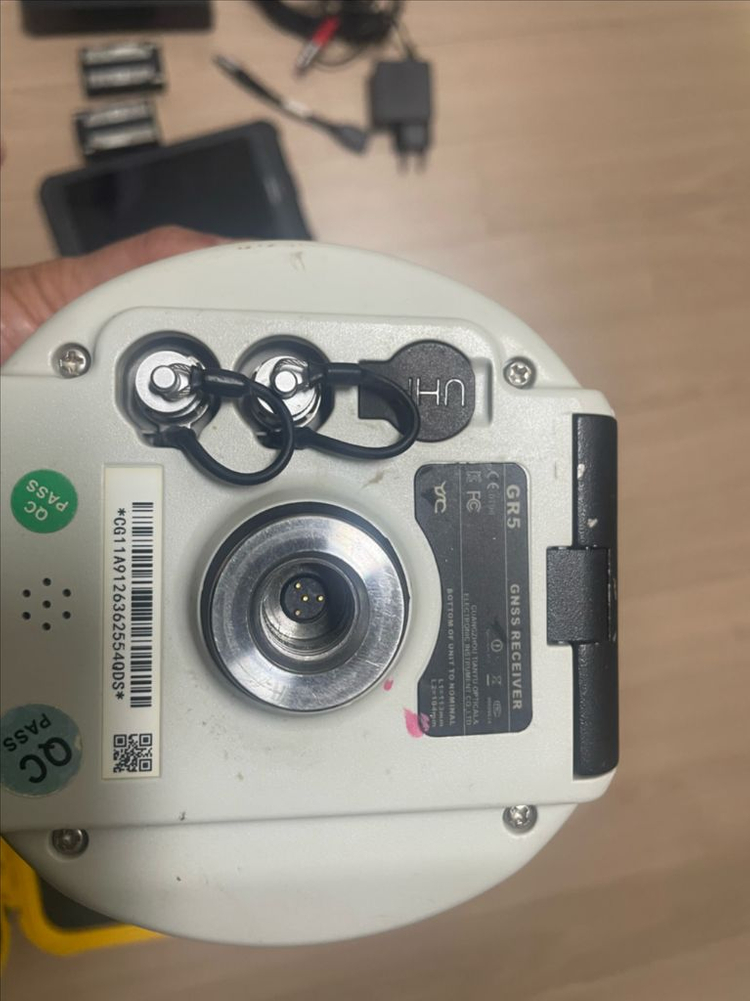 gps측량기 티안유 gr5 gnss 이미지