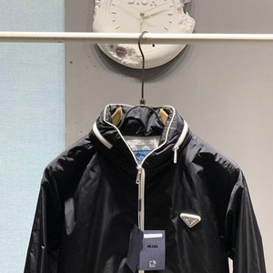 PRADA 남녀공용 바람막이 집업 자켓