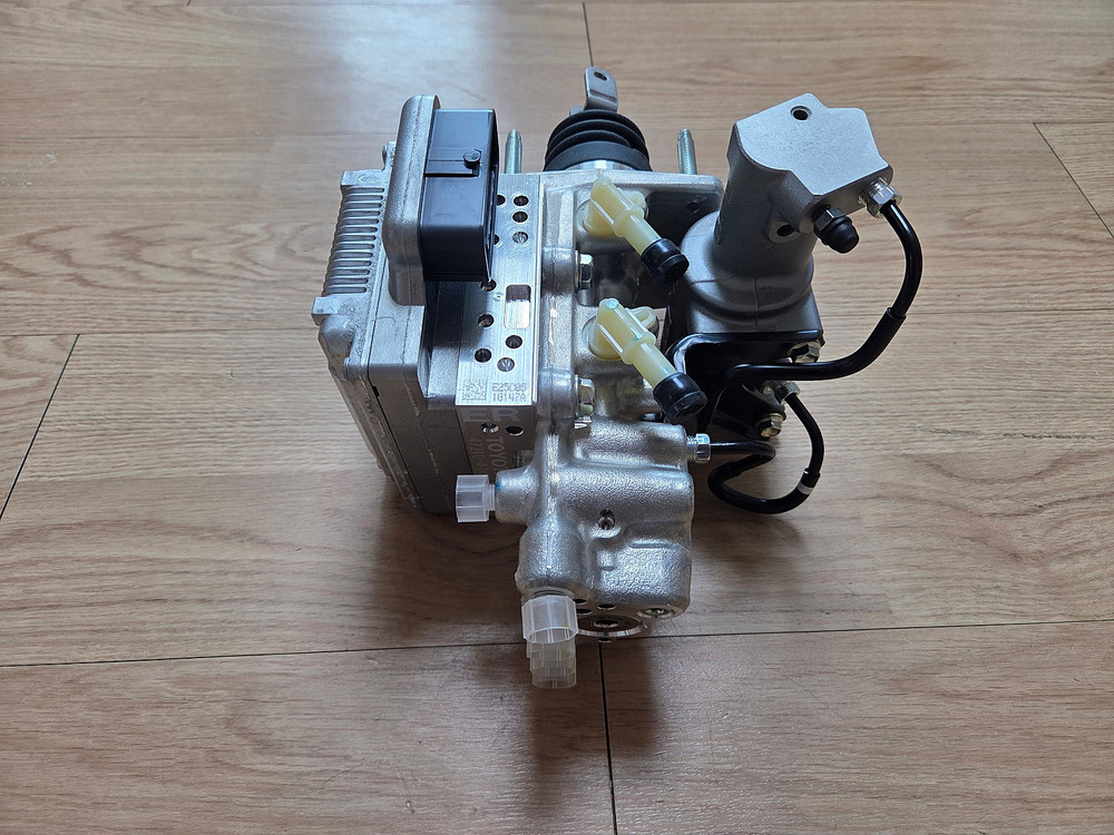 도요타 프리우스 ZVW30 ABS 모듈 이미지