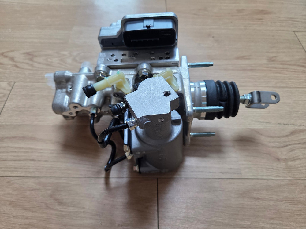 도요타 프리우스 ZVW30 ABS 모듈 이미지