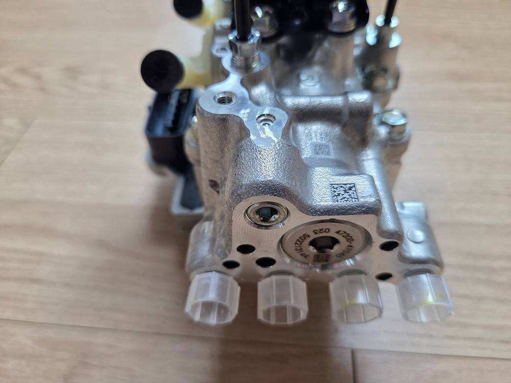 도요타 프리우스 ZVW30 ABS 모듈 이미지