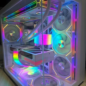 라이젠7 9800X3D RTX5070TI 화이트 본체