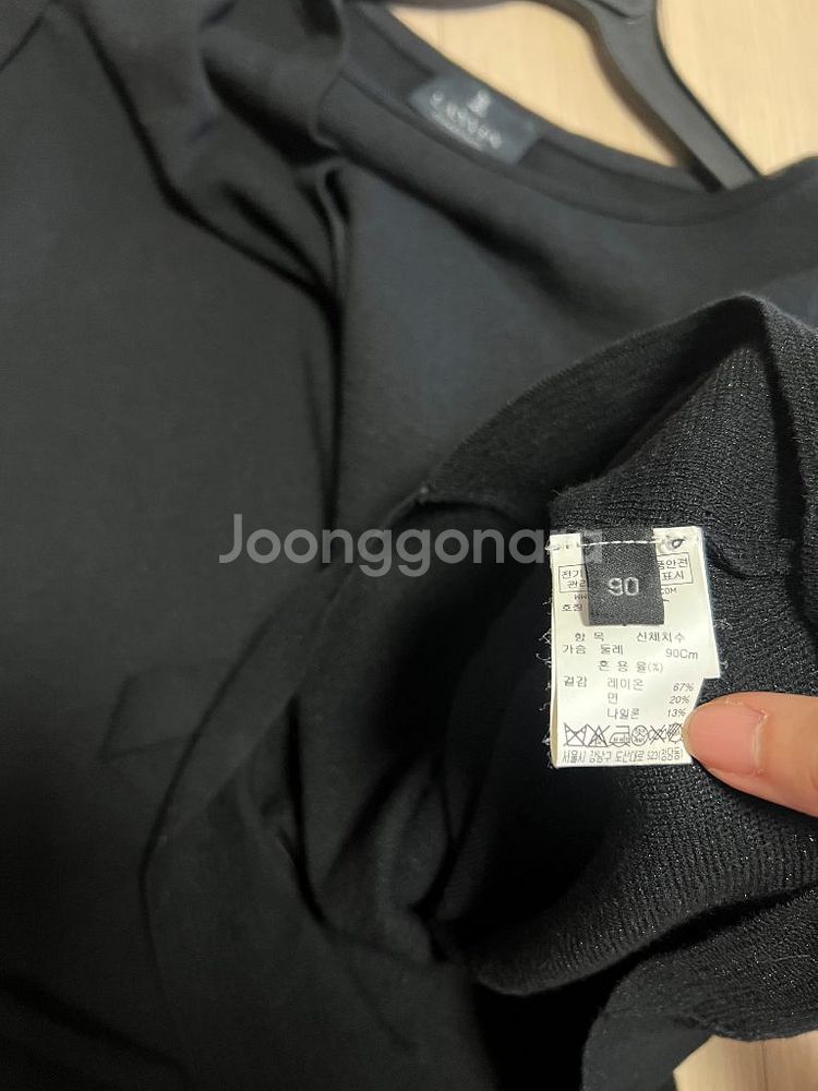 한섬 랑방컬렉션 언발 사선 리본 스트랩 니트탑 블라우스--8