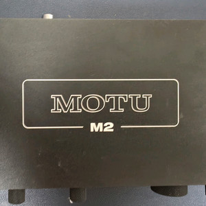 MOTU M2 오디오 인터페이스