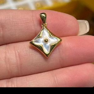 18k팬던트=새상품.있어요