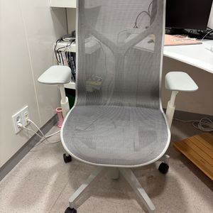 허먼밀러 코즘
