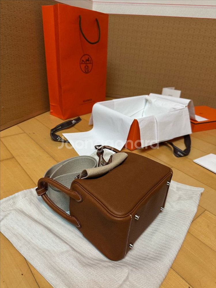 (새상품) 에르메스 린디 미니 바레니아 은장--2