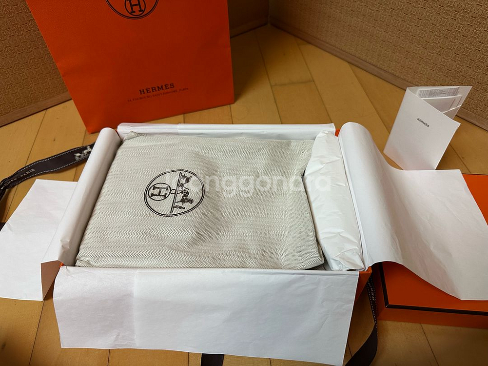 (새상품) 에르메스 린디 미니 바레니아 은장--4