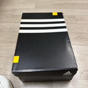 아디다스 울트라부스트 서울 EE7150