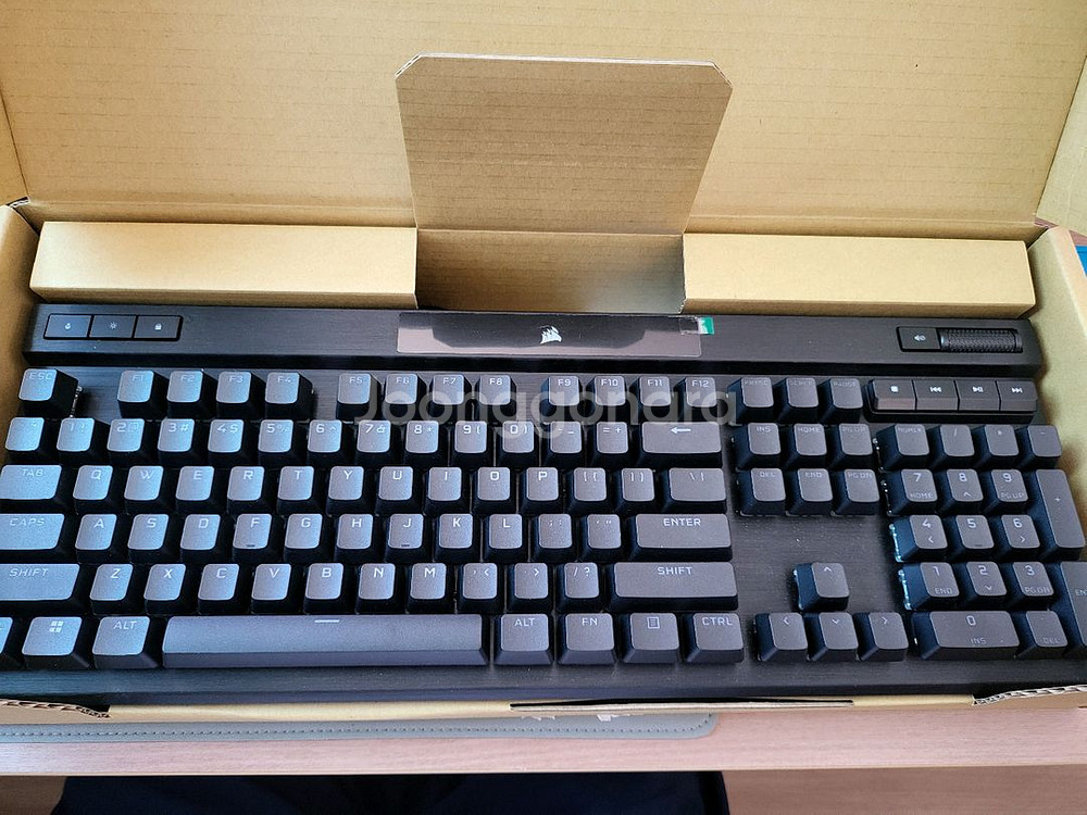 커세어 K70 RGB PRO 키보드--0