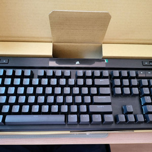 커세어 K70 RGB PRO 키보드