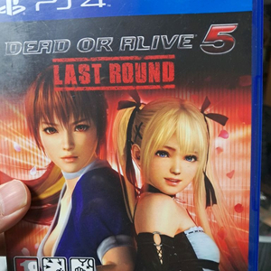 ps4 데드 오어 얼라이브5 기스조금 있으나 실행확인